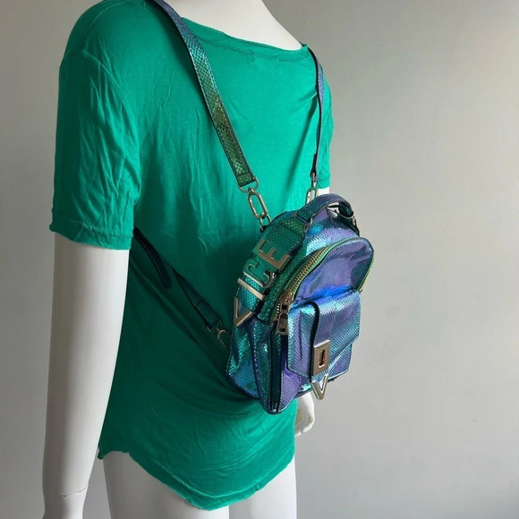 Ice Play By Iceberg Iridescent Blue And Green Mini Backpack New With Tags - Picture 10 of 12